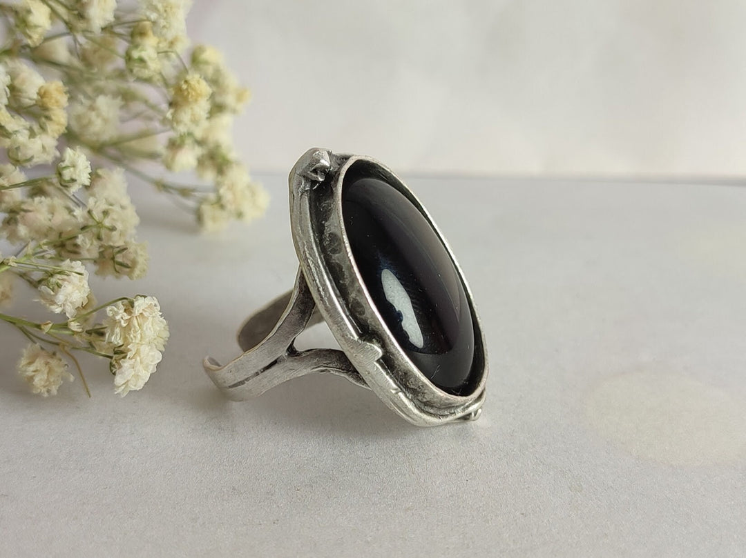 black cocktail ring