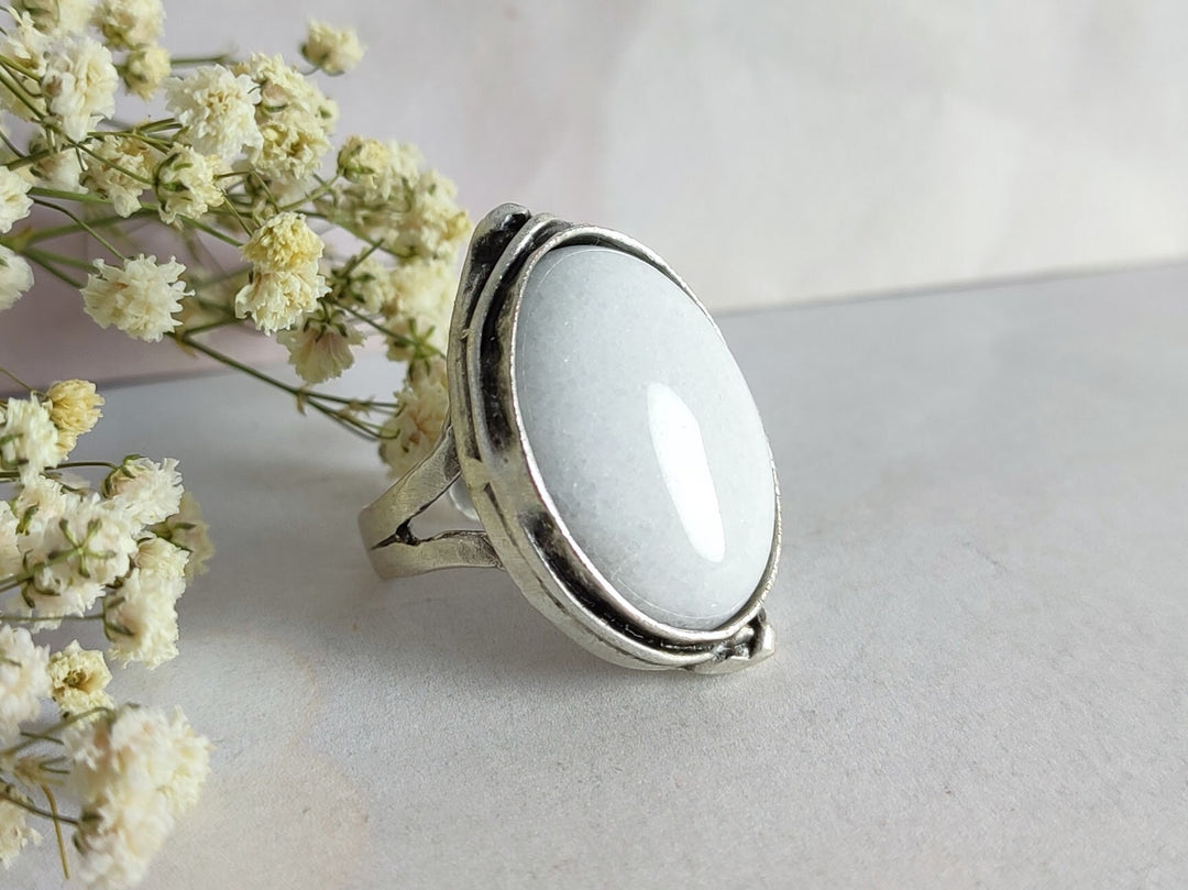 white Jade ring