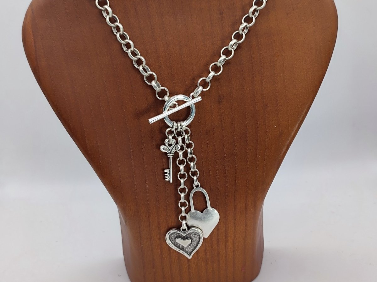 Heart & Key charm Lariat Necklace - on a wooden bust