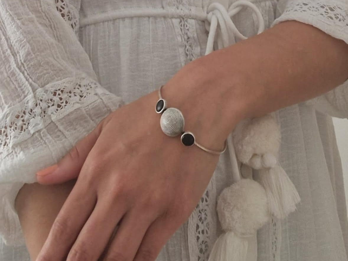 Veil Secondary image