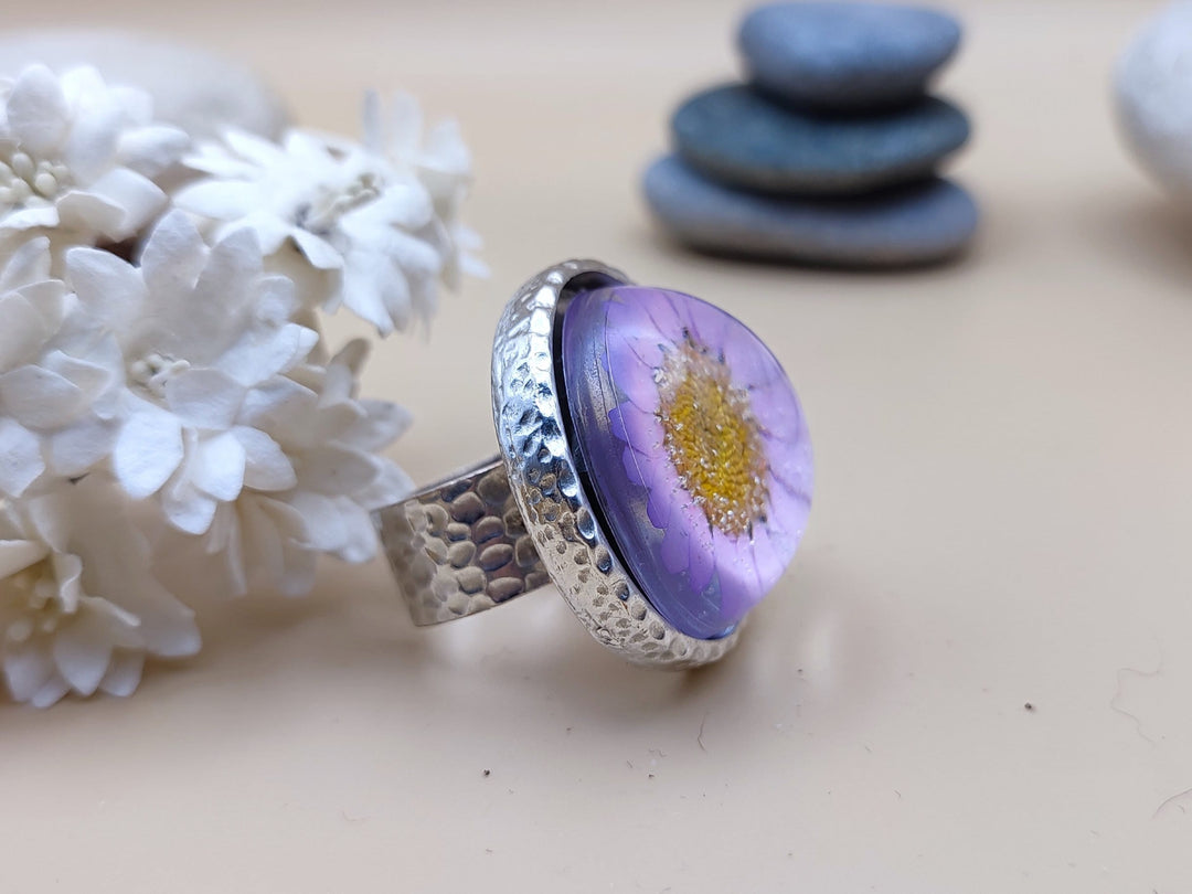 Handmade resin ring. Lilac flower ring Dried flower resin daisy ring Bubble Dome ring Purple ring Women's large round ring