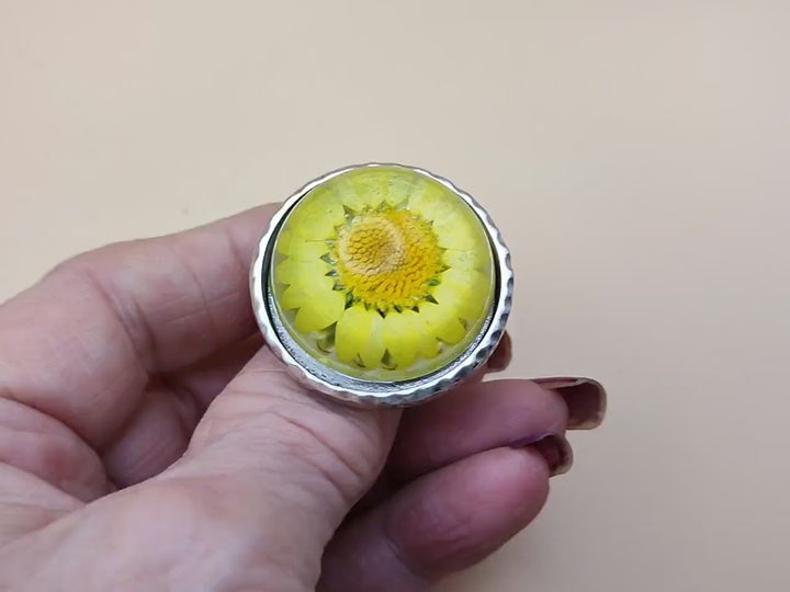 Handmade daisy ring. Yellow flower ring Dried flower resin daisy ring Bubble Dome ring Yellow ring Women's large round ring